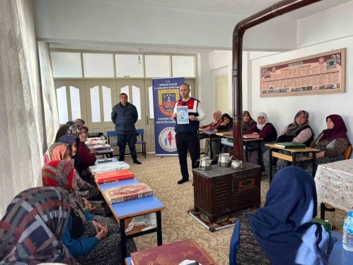 Burdur&rsquo;da jandarma ekipleri tarafından bilgilendirme ve farkındalık eğitimi
