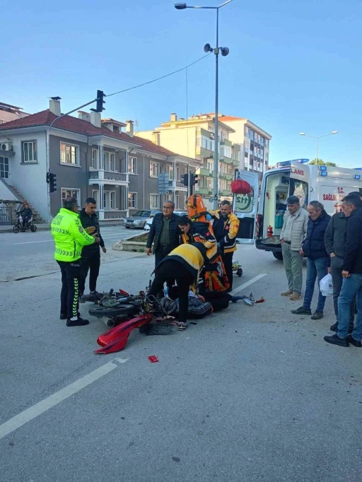 Burdur&rsquo;da motosiklet ile otomobil &ccedil;arpıştı: 1 yaralı
