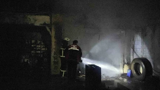 Burdur&rsquo;da oto yıkamacıda yangın
