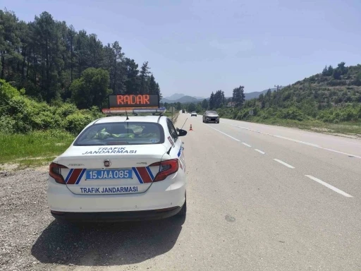 Burdur’da trafik denetimlerinde 7 bin 462 araç kontrol edildi

