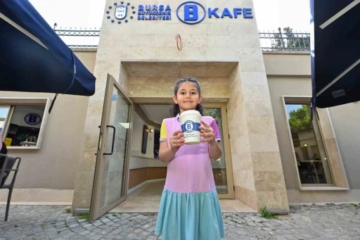 Burfaş B Kafe&rsquo;ler yoğun ilgi g&ouml;r&uuml;yor
