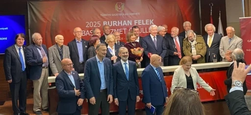 Burhan Felek basın hizmet ödülleri verildi

