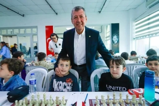 Burhaniye&rsquo;de &ccedil;ocukların satran&ccedil; heyecanı başladı
