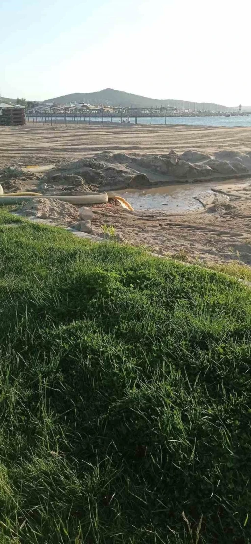 Burhaniye&rsquo;de denize akan pis sular tepkiye neden oldu
