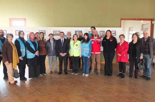 Burhaniye&rsquo;de deprem fotoğrafları sergisi a&ccedil;ıldı
