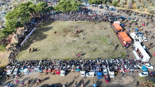 Burhaniye&rsquo;de deve g&uuml;reşleri Pelitk&ouml;y sahasında yapılacak
