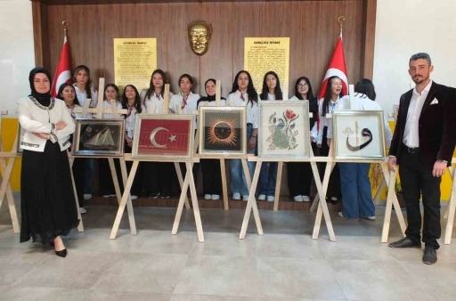 Burhaniye&rsquo;de Filoğrafi kursundaki eserler ilgi g&ouml;rd&uuml;
