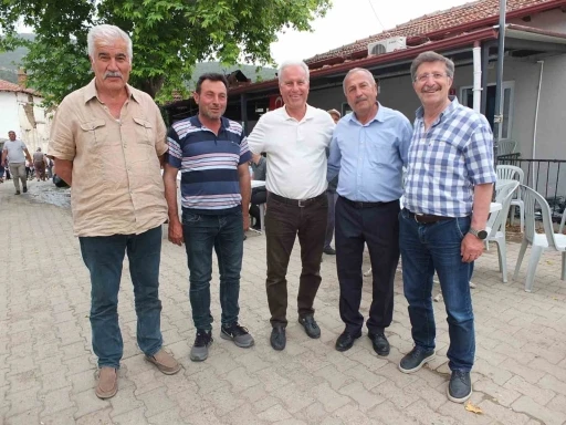 Burhaniye’de geleneksel Dutluca Hayrı yüzlerce insanı buluşturdu

