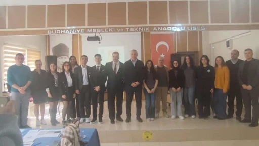 Burhaniye&rsquo;de iklim değişikliği konulu m&uuml;nazara yarışmaları sonu&ccedil;landı
