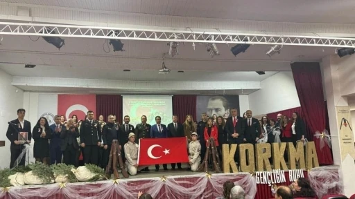Burhaniye&rsquo;de İstiklal Marşının kabul&uuml; ve Mehmet Akif Ersoy&rsquo;u anma programı d&uuml;zenlendi
