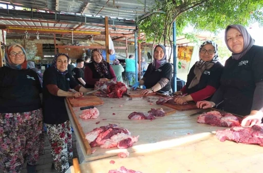 Burhaniye&rsquo;de kadınlar kasap oldu
