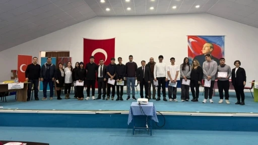 Burhaniye&rsquo;de Korkma Gen&ccedil;liğin Ruhu Burada konulu bilgi yarışması yapıldı
