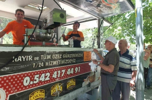Burhaniye&rsquo;de lokma hayrı geleneği devam ediyor
