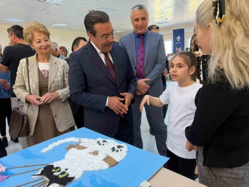 Burhaniye&rsquo;de &ouml;zel &ouml;ğrencilerin d&uuml;zenlediği bilim fuarı ilgi g&ouml;rd&uuml;
