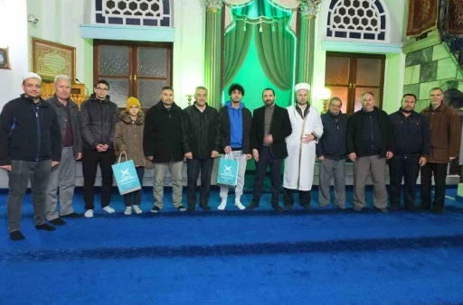 Burhaniye&rsquo;de T&uuml;rkiye Gen&ccedil;lik Vakfından Sabah Namazı Buluşması d&uuml;zenledi
