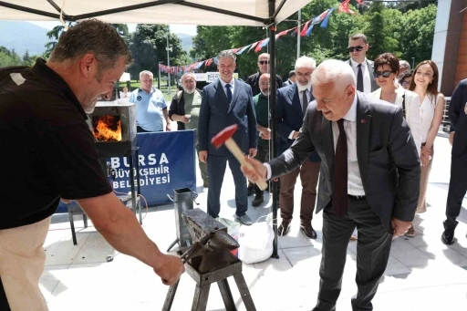 Bursa bıçağı dünya sahnesinde
