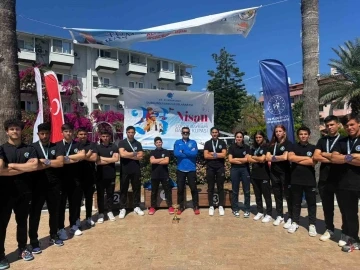 Bursa Büyükşehir Belediyesporlu kanocular Muğla’da 12 madalya 1 kupa kazandı
