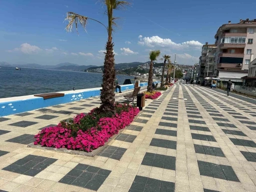 Bursa çiçek bahçesine dönüşüyor
