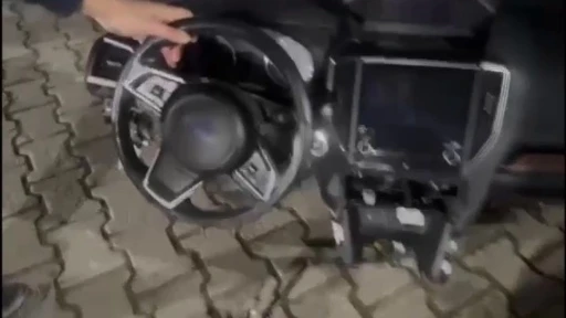 Bursa&rsquo;da 12 milyonluk g&uuml;mr&uuml;k ka&ccedil;ağı otomobil par&ccedil;aları ele ge&ccedil;irildi
