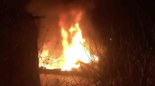 Bursa&rsquo;da 2 katlı ev alevlere teslim oldu
