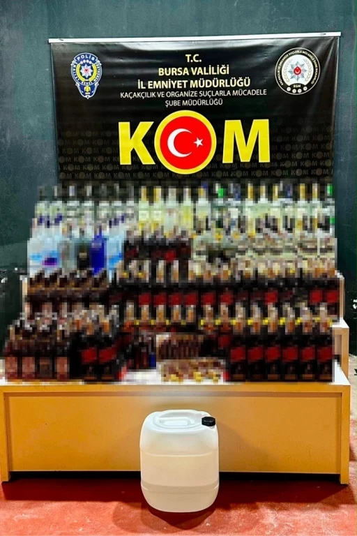 Bursa&rsquo;da 297 şişe sahte alkoll&uuml; i&ccedil;ki ele ge&ccedil;irildi
