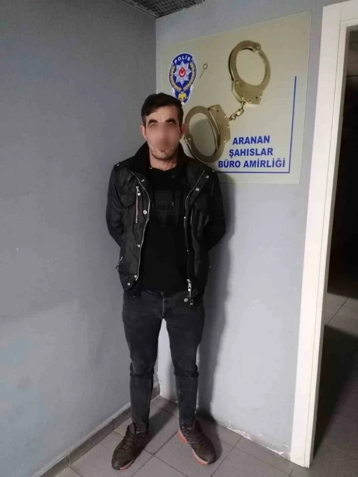 Bursa&rsquo;da 36 ve 15 yıl hapis cezasıyla aranan iki kati zanlısı yakalandı

