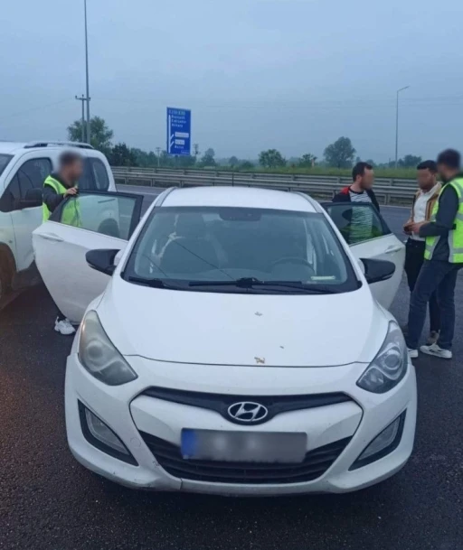 Bursa&rsquo;da 5 g&ouml;&ccedil;men yakalandı, 1 organizat&ouml;r tutuklandı
