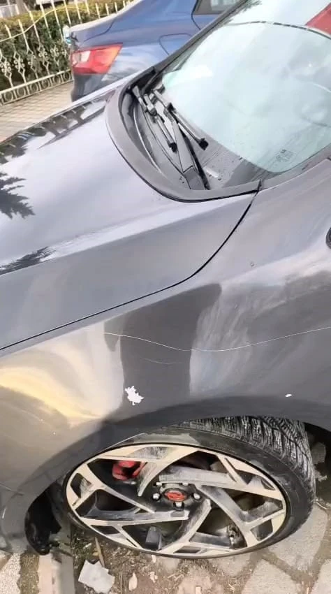 Bursa&rsquo;da ara&ccedil;lara saldırı g&uuml;venlik kamerasına yansıdı
