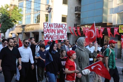 Bursa&rsquo;da &rsquo;Demokrasi ve Bayrak Y&uuml;r&uuml;y&uuml;ş&uuml;&rsquo;
