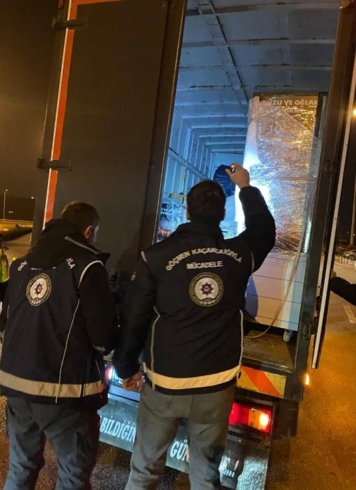 Bursa&rsquo;da d&uuml;zensiz g&ouml;&ccedil;le m&uuml;cadeleye sıkı denetim
