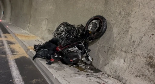 Bursa&rsquo;da feci kaza: Motosiklet tutkunu sanat&ccedil;ı hayatını kaybetti, oğlu ağır yaralandı
