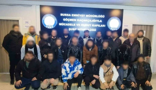 Bursa&rsquo;da g&ouml;&ccedil;men ka&ccedil;ak&ccedil;ılığına darbe: 29 yabancı uyruklu şahıs yakalandı
