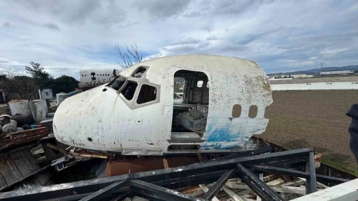 Bursa&rsquo;da hurdacıdaki Boeing 747 u&ccedil;ak g&ouml;renleri şaşkına &ccedil;eviriyor
