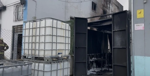 Bursa’da iki fabrikayı etkileyen yangın tamamen söndürüldü
