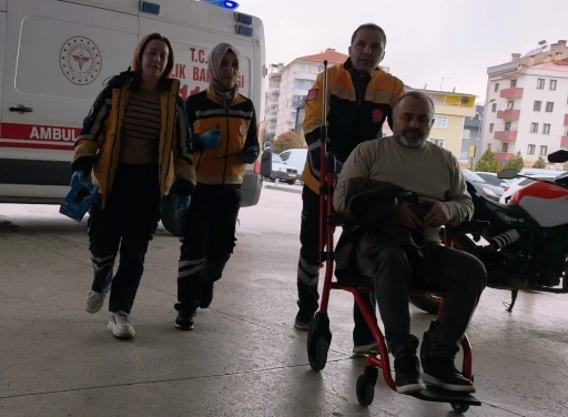 Bursa&rsquo;da iki otomobil &ccedil;arpıştı: 2 yaralı
