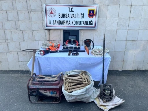 Bursa’da kaçak kazı yapan 4 kişi suçüstü yakalandı
