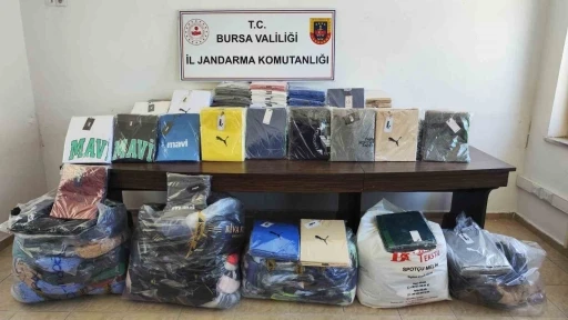 Bursa’da kaçak kıyafet operasyonu: 2 milyon TL değerinde malzeme ele geçirildi
