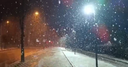 Bursa&rsquo;da kar yağışı etkisini g&ouml;stermeye başladı
