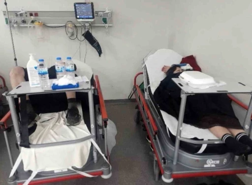 Bursa&rsquo;da kaza tartışması kavgaya d&ouml;n&uuml;şt&uuml;: Aile hastanelik oldu
