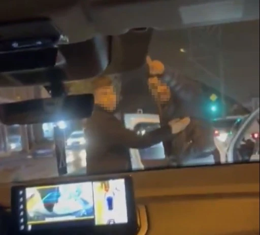 Bursa&rsquo;da korku dolu anlar: Agresif s&uuml;r&uuml;c&uuml; k&uuml;&ccedil;&uuml;k &ccedil;ocuğu hi&ccedil;e saydı
