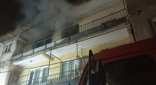 Bursa&rsquo;da korkutan yangın: Daire kullanılamaz hale geldi

