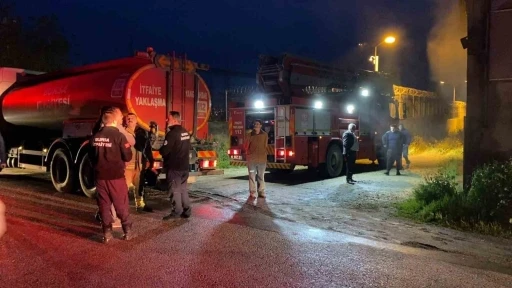 Bursa&rsquo;da menteşe imalathanesinde yangın
