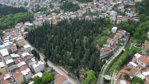 Bursa&rsquo;da mezarlıklar bayrama hazır
