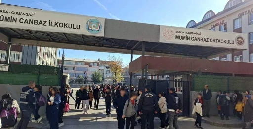 Bursa’da okul çevrelerinde çocuk ve gençlerin korunmasına yönelik denetim yapıldı
