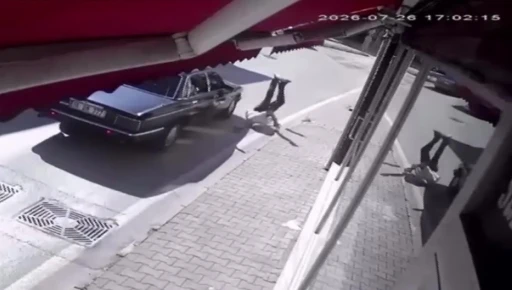 Bursa&rsquo;da otomobilin &ccedil;arptığı yaya ağır yaralandı
