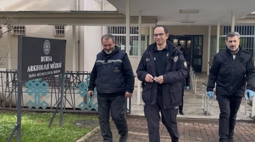Bursa&rsquo;da "pes" dedirten olay: Piknikte bulduğu top mermisini 10 g&uuml;n evinde saklayıp m&uuml;zeye getirdi
