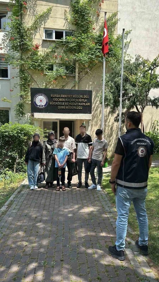 Bursa’da &quot;Şok ev&quot; operasyonu...7 kaçak göçmen yakalandı
