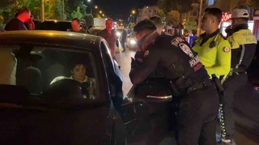 Bursa&rsquo;da rekor ceza: &rsquo;Dur&rsquo; ihtarına uymayan kadın s&uuml;r&uuml;c&uuml;ye 550 bin TL cezai işlem uygulandı
