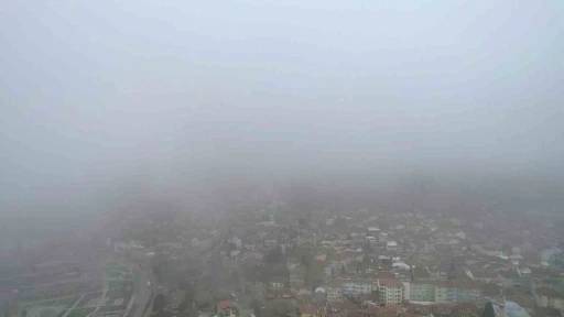 Bursa&rsquo;da şehrin &uuml;zerine sis &ccedil;&ouml;kt&uuml;

