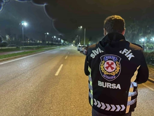 Bursa’da sivil trafik ekiplerinden gece denetimi

